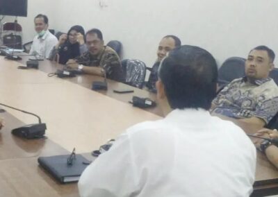 Berdiskusi dengan Kementerian Pemuda dan Olahraga
