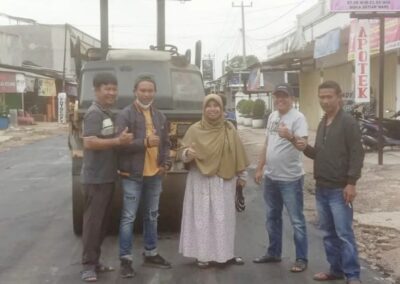 Meninjau lokasi perbaikan jalan di Desa Banjarrejo